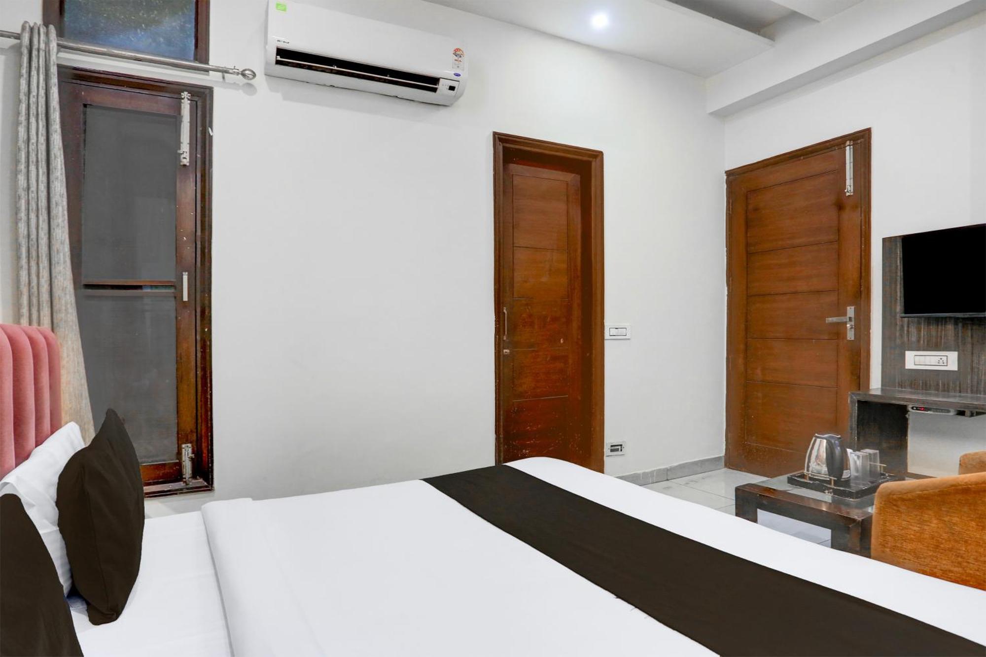 Super Collection O Railway Station Road Near Clock Tower Hotel Ludhiana Exterior foto