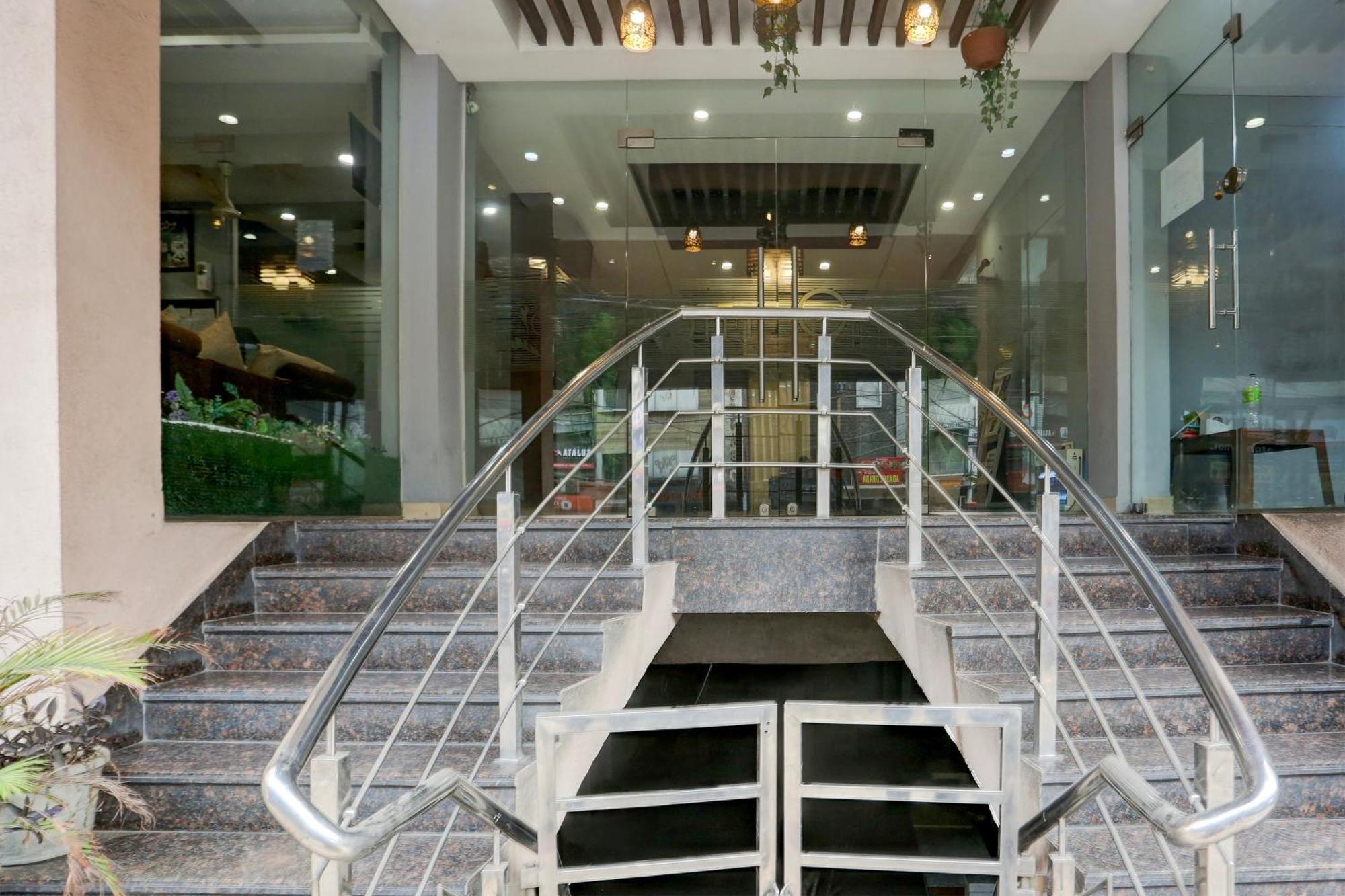 Super Collection O Railway Station Road Near Clock Tower Hotel Ludhiana Exterior foto